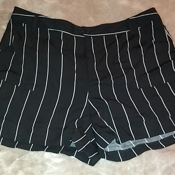 Who What Wear Pants - Who what wear striped shorts